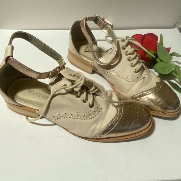 WANTED (feminine)
 SIze 7 M Beige and gold color - Picture 9 of 9